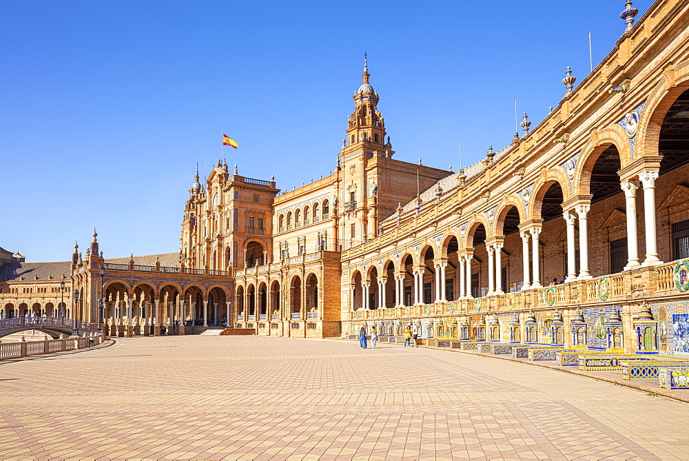 Seville Plaza de Espana with ceramic tiled alcoves and arches, Maria Luisa Park, Seville, Andalusia, Spain, Europe