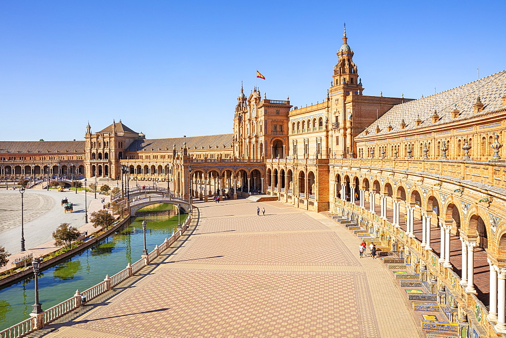 Plaza de Espana with canal and bridge, Maria Luisa Park, Seville, Andalusia, Spain, Europe