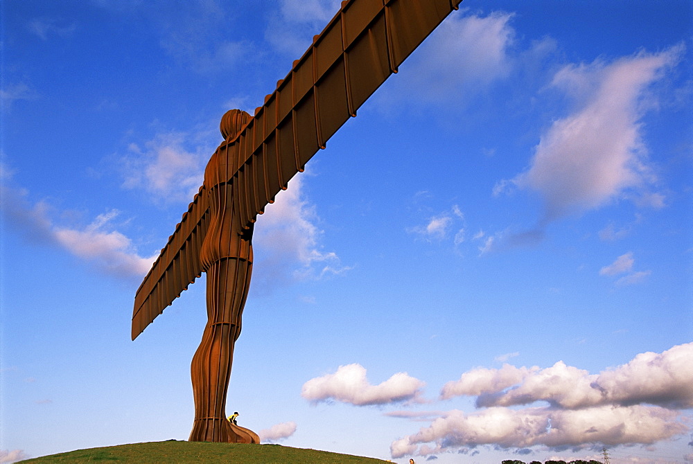 Angel of the North, sculpture by Anthony Gormley, Newcastle-upon-Tyne, Tyne and Wear, England, United Kingdom, Europe