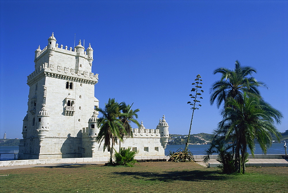 Exterior of Torre de Belem (Belem Tower), UNESCO World Heritage Site, Belem, Lisbon, Portugal, Europe