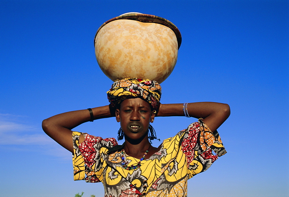 Peul woman, Senossa village, Djenne, Mali, Africa