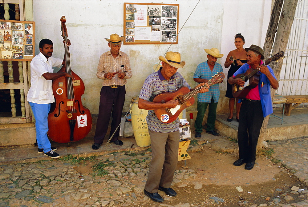 Old street musicians, Trinidad, Cuba, Caribbean, Central America