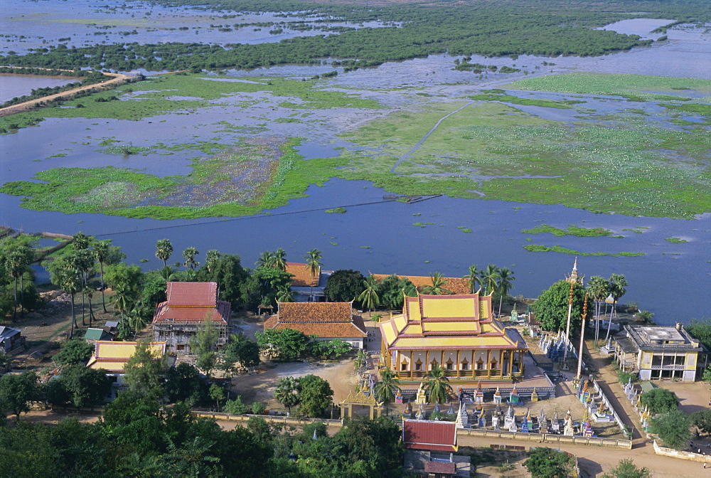 Village of Chong Kneas, Tonle Sap Lake, Siem Reap, Cambodia, Indochina, Asia