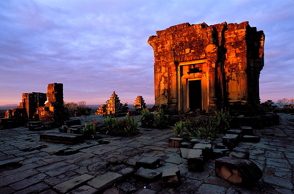 Sunrise at Phnom Bakheng site, Angkor, Cambodia, Asia