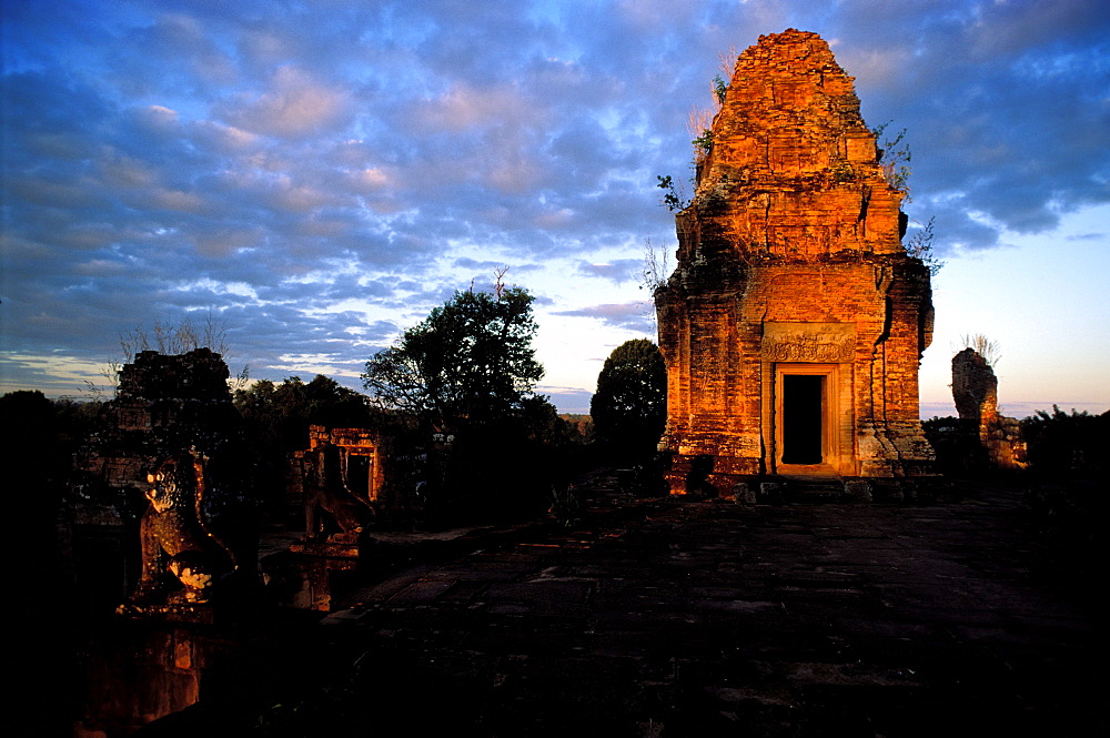 Eastern Mebon (East Mebon), Angkor, Cambodia, Asia