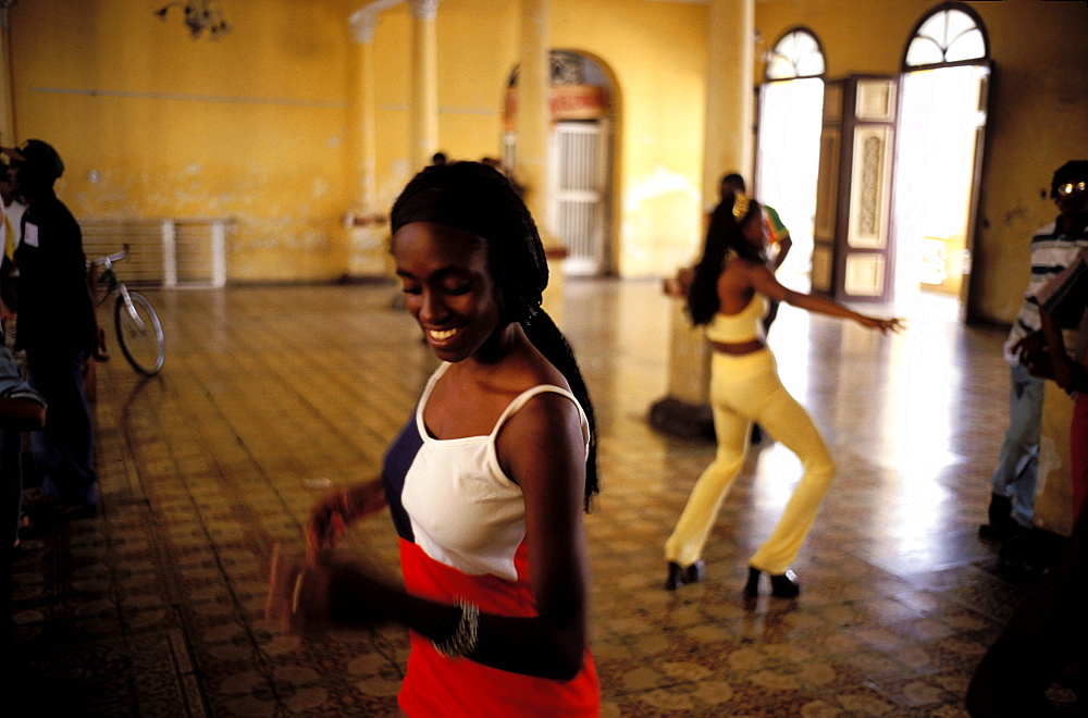 Calle Heredia, young women, School of Rumba dance, Santiago de Cuba, Cuba, Central America