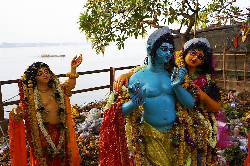 Clay statues of Hindu gods and goddesses, Kumartulli district, Kolkata (Calcutta), West Bengal, India, Asia 