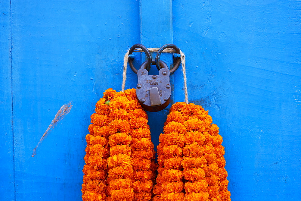 Door, padlock and flower garlands, Kolkata (Calcutta), West Bengal, India, Asia 