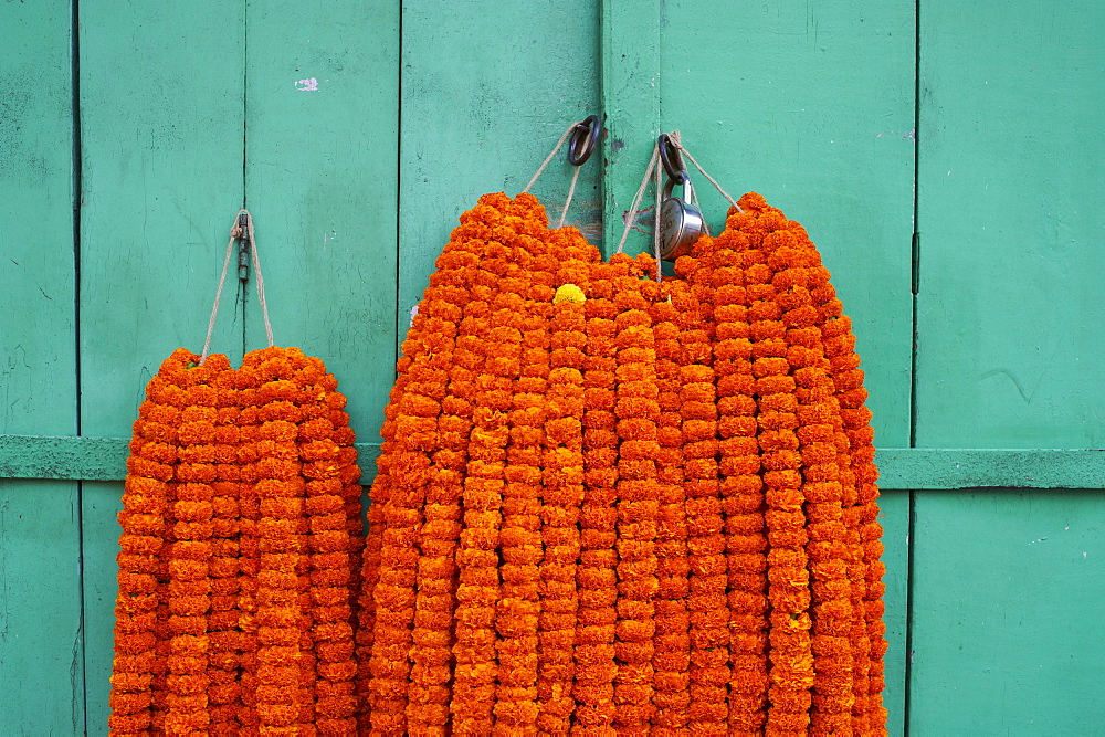 Door, padlock and flower garlands, Kolkata (Calcutta), West Bengal, India, Asia 