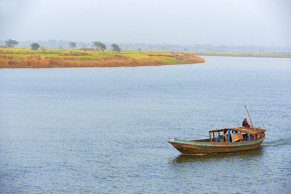 Hooghly River, part of the Ganges River, West Bengal, India, Asia 