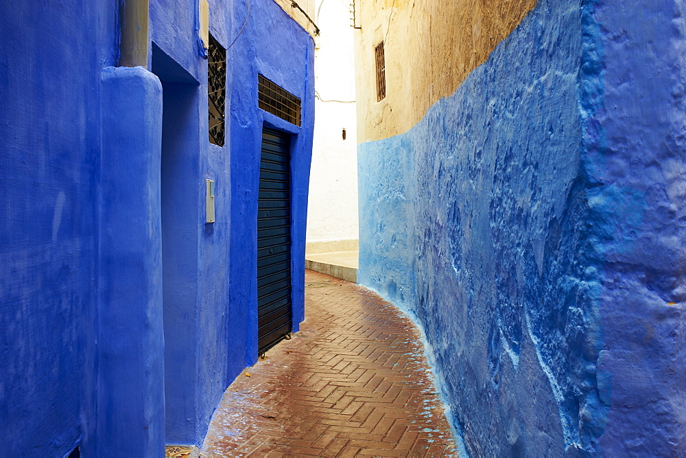 Narrow street in the Medina (Old City), Tangier (Tanger), Morocco, North Africa, Africa