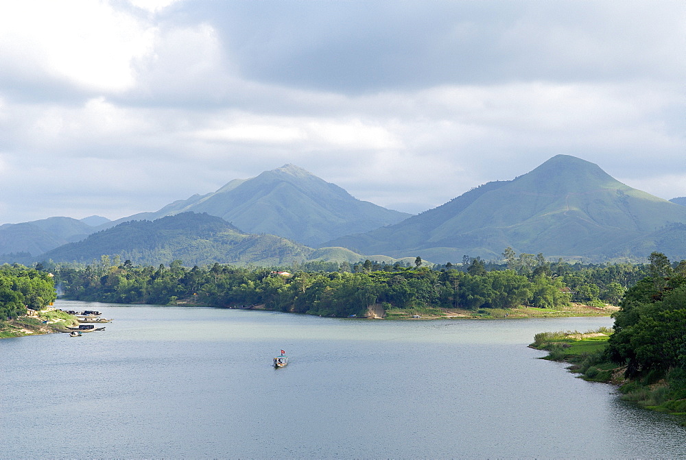 Perfume River, Hue, Vietnam, Indochina, Southeast Asia, Asia 