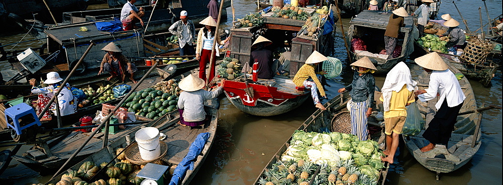 Floating market of Cai Rang, Can Tho, Mekong Delta, Vietnam, Indochina, Southeast Asia, Asia 