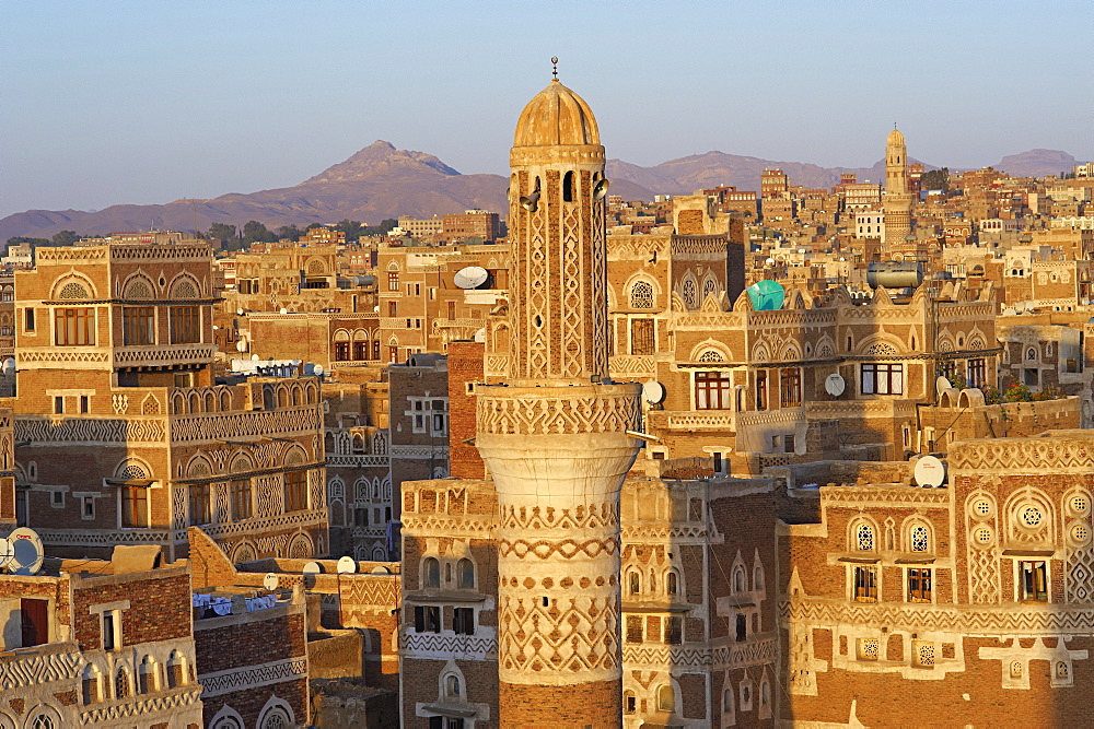 Elevated view of the Old City of Sanaa, UNESCO World Heritage Site, Yemen, Middle East 