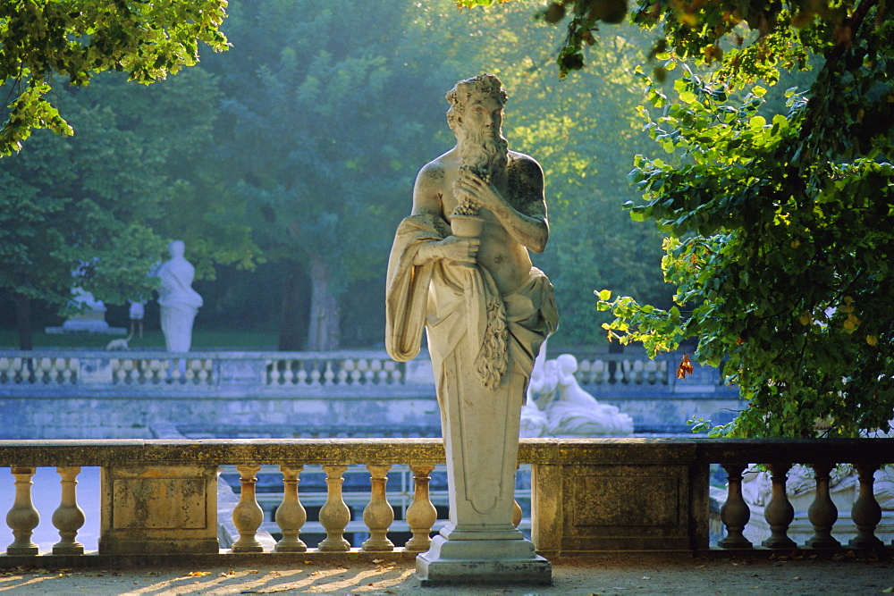 Jardin de la Fontaine, Nimes, Gard, Languedoc, France, Europe