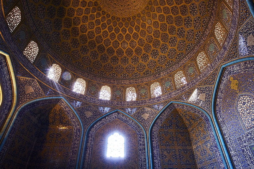 Sheikh Lotfollah Mosque, UNESCO World Heritage Site, Imam Square, Isfahan, Iran, Middle East