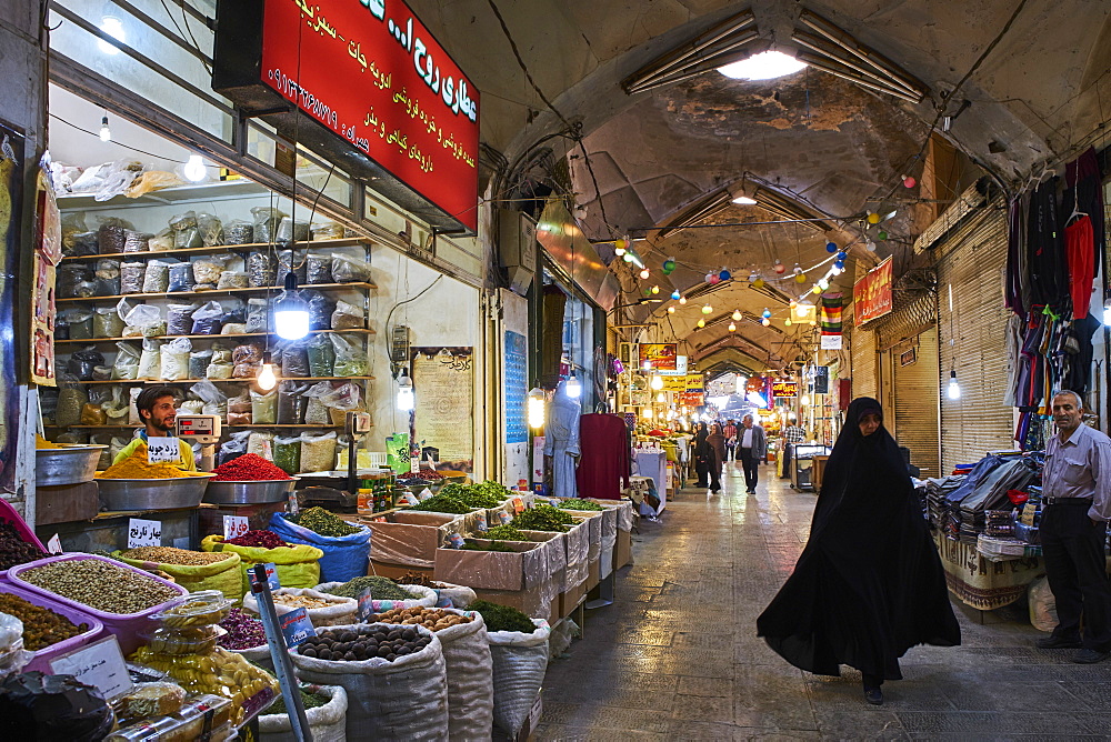 Great Bazaar (Grand Bazaar) (Bazar e Bozorg), Isfahan, Iran, Middle East