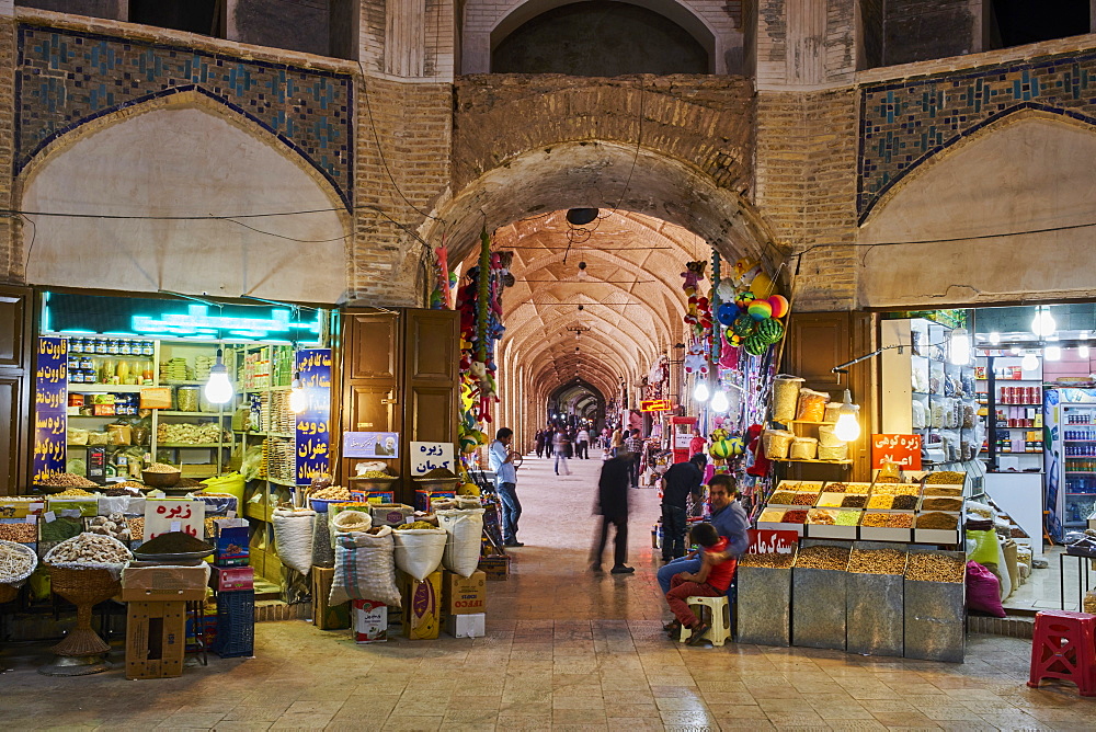 End to End bazaar, Kerman, Kerman Province, Iran, Middle East