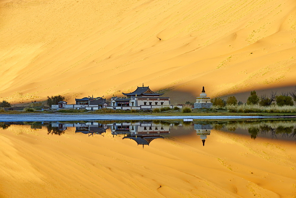 Mongol monastery of Badain Jilin, Badain Jaran Desert, Gobi Desert, Inner Mongolia, China, Asia