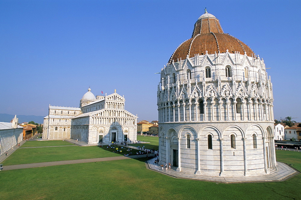 Baptistery and duomo, Pl. des Miracoli, UNESCO World Heritage Site, Pisa, Tuscany, Italy, Europe