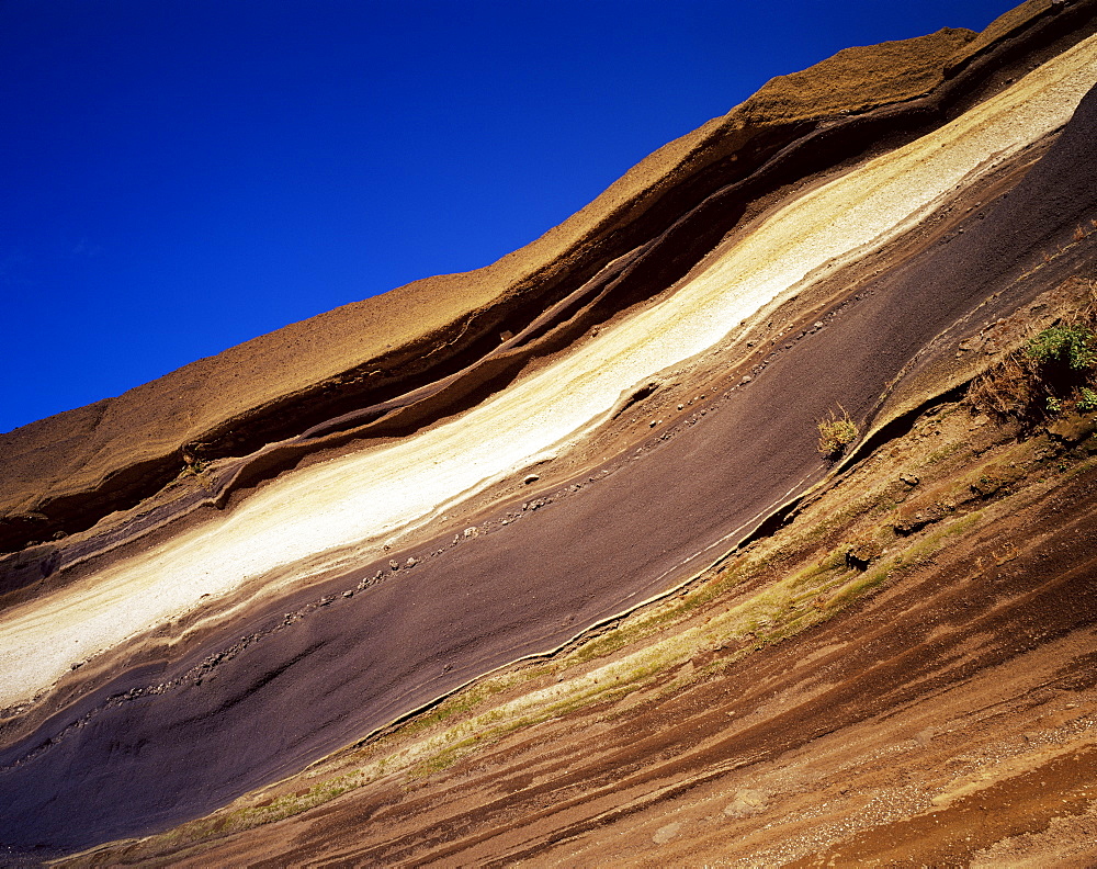 Volcanic stratified rocks, Parque Nacional del Teide, Tenerife, Canary Islands, Spain, Europe