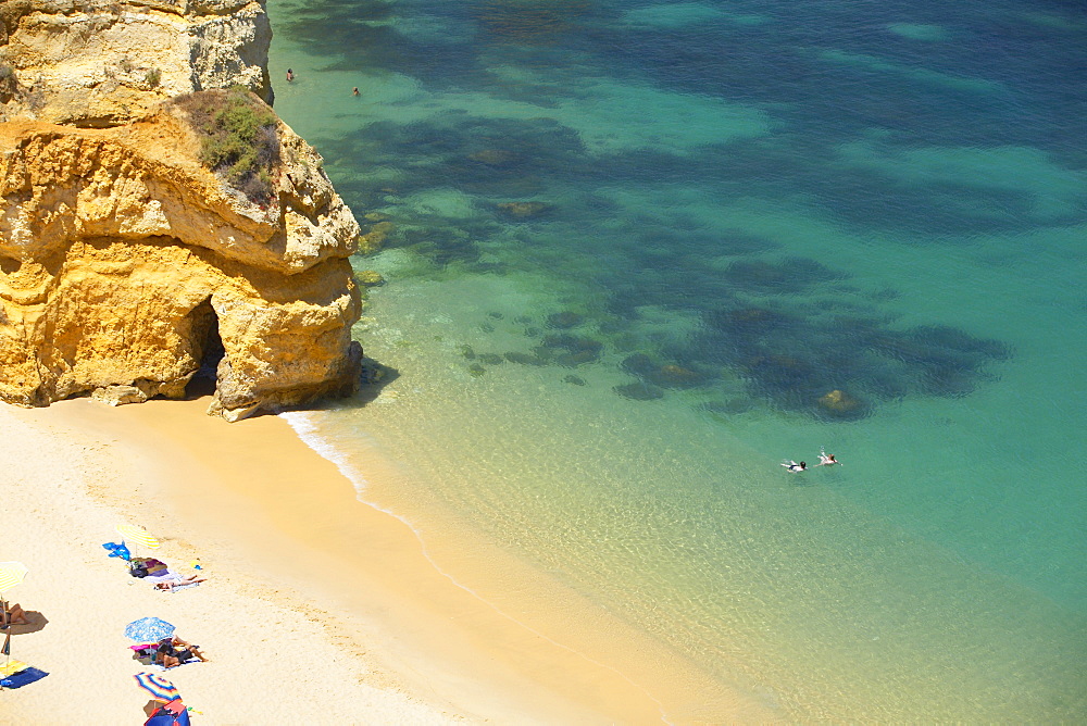 Praia do Camilo (Camilo beach) and coastline, Lagos, western Algarve, Algarve, Portugal, Europe