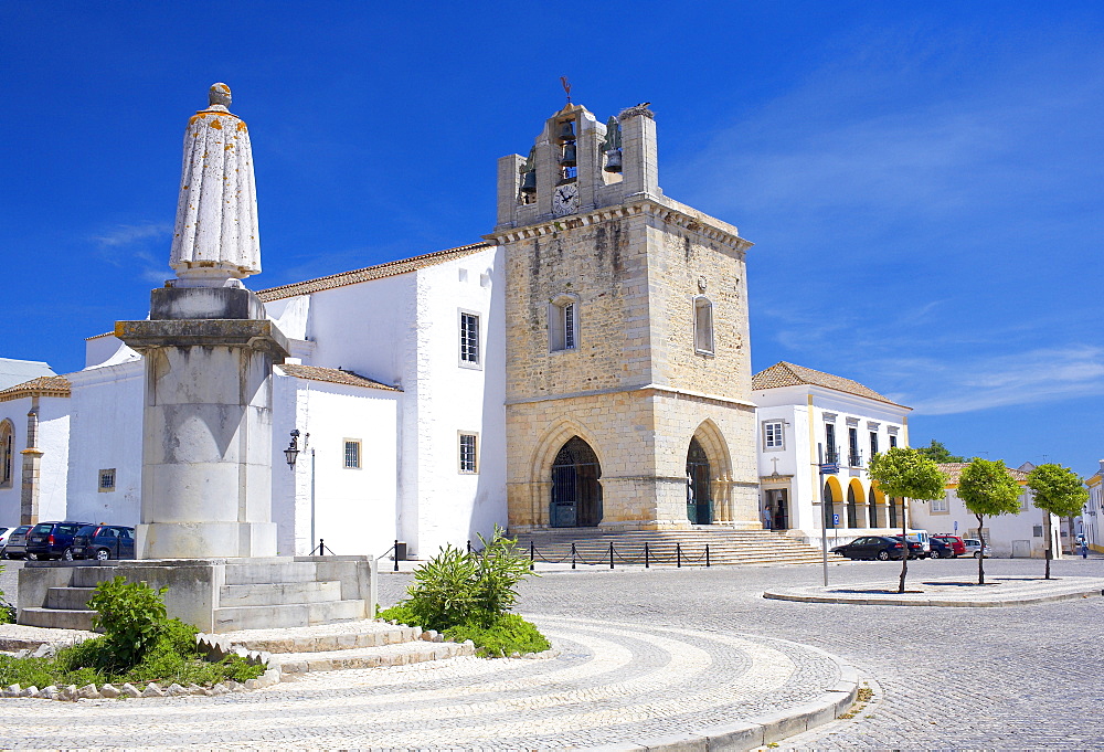 Old centre main square and Cathedral, Faro, Algarve, Portugal, Europe