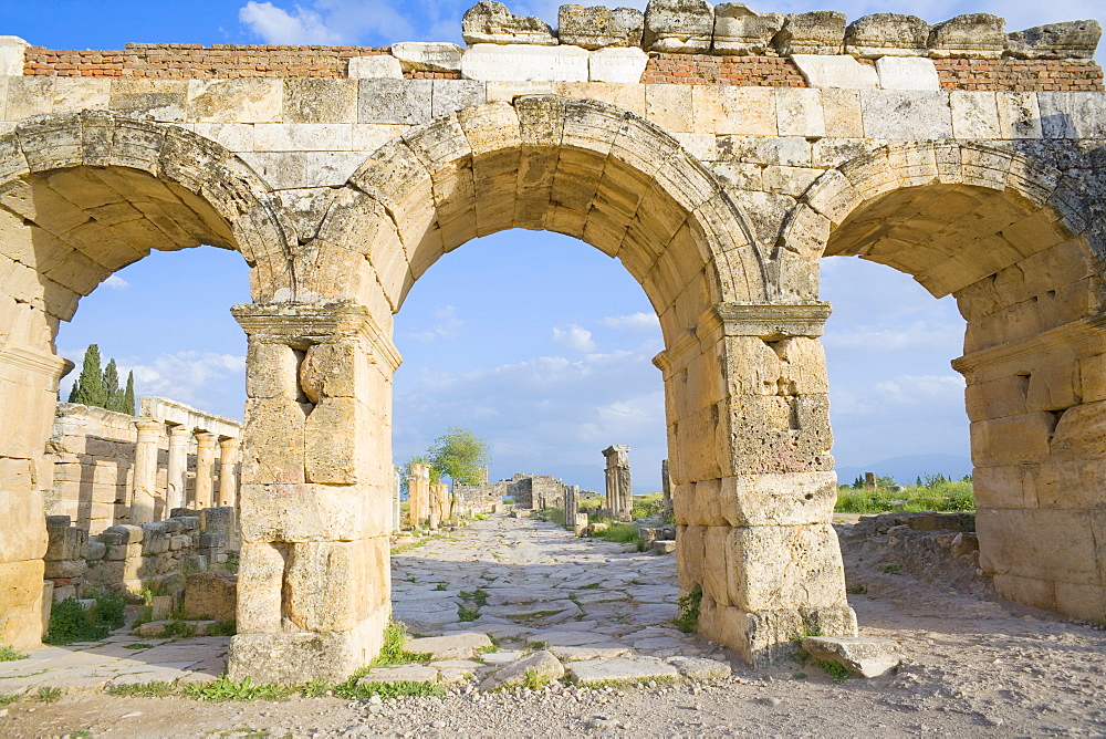 The Gate of Domitian, Hierapolis, Pamukkale, UNESCO World Heritage Site, Anatolia, Turkey, Asia Minor, Eurasia