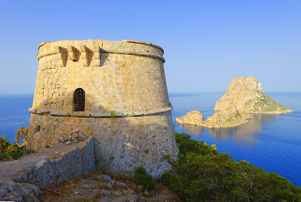 Torre des Savinar and Es Vedra Islands in background, Ibiza, Balearic Islands, Spain, Mediterranean, Europe 