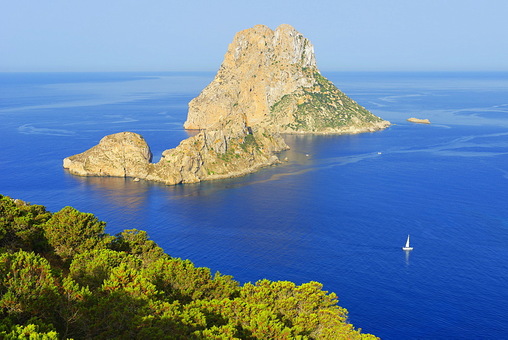 Torre des Savinar and Es Vedra Islands in background, Ibiza, Balearic Islands, Spain, Mediterranean, Europe 