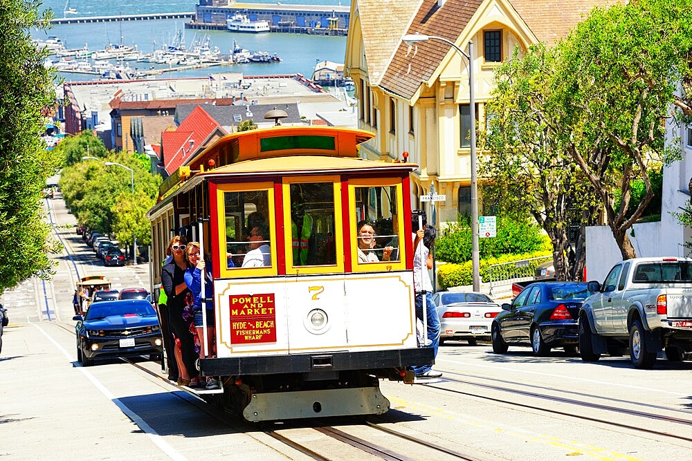 Powell-Hyde line cable car, San Francisco, California, United States of America, North America