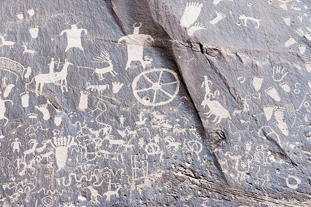 Indian petroglyphs, Newspaper Rock State Park, Utah, United States of America, North America