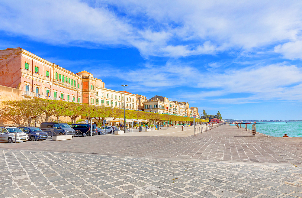 Ortygia historic district seafront, Ortygia, Syracuse, Sicily, Italy, Mediterranean, Europe