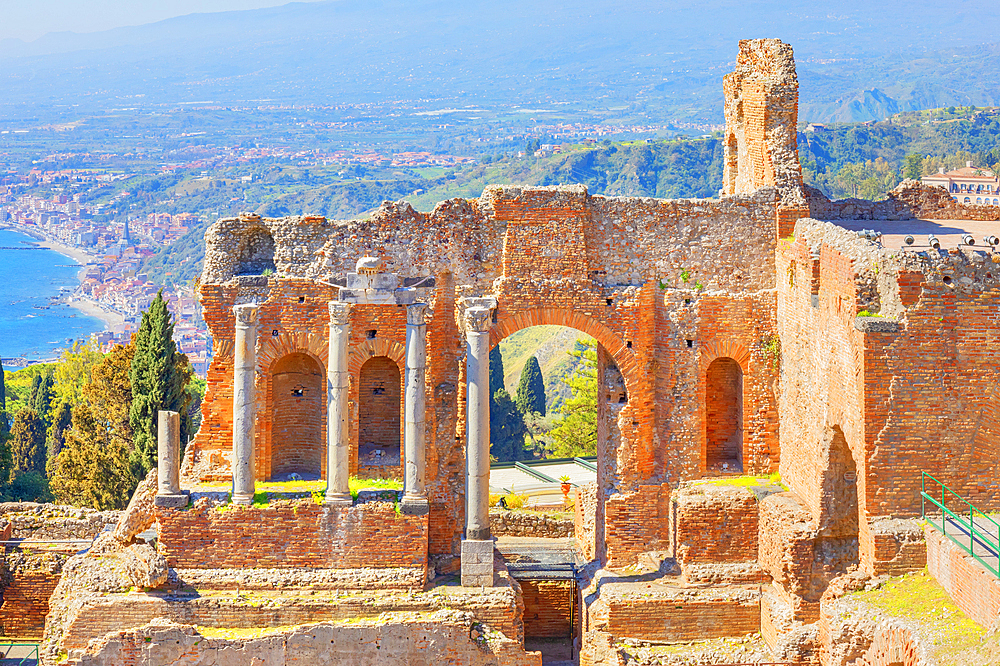 The Greek Theatre, Taormina, Sicily, Italy, Mediterranean, Europe