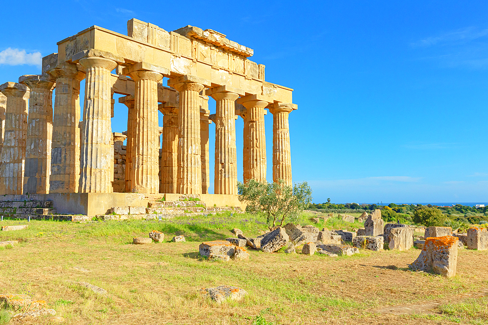 Temple of Hera (Temple E), Selinunte Archaeological Park, Selinunte, Trapani district, Sicily, Italy, Mediterranean, Europe