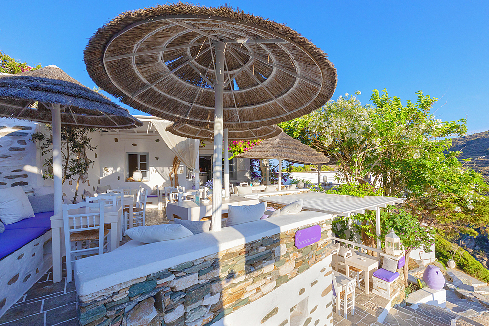 Kastro outdoor cafe bar and restaurant, Kastro, Sifnos Island, Cyclades, Greek Islands, Greece, Europe