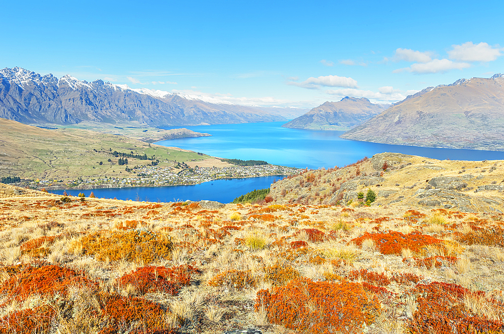 Lake Wakatipu and the Remarkables mountain range, high angle view, Queenstown, South Island, New Zealand