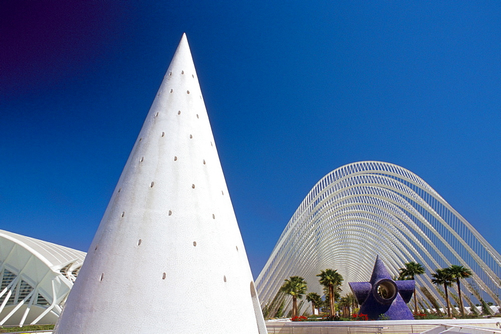 Umbracle, City of Arts and Sciences (Ciudad de las Artes y las Ciencias), architect Santiago Calatrava, Valencia, Spain, Europe