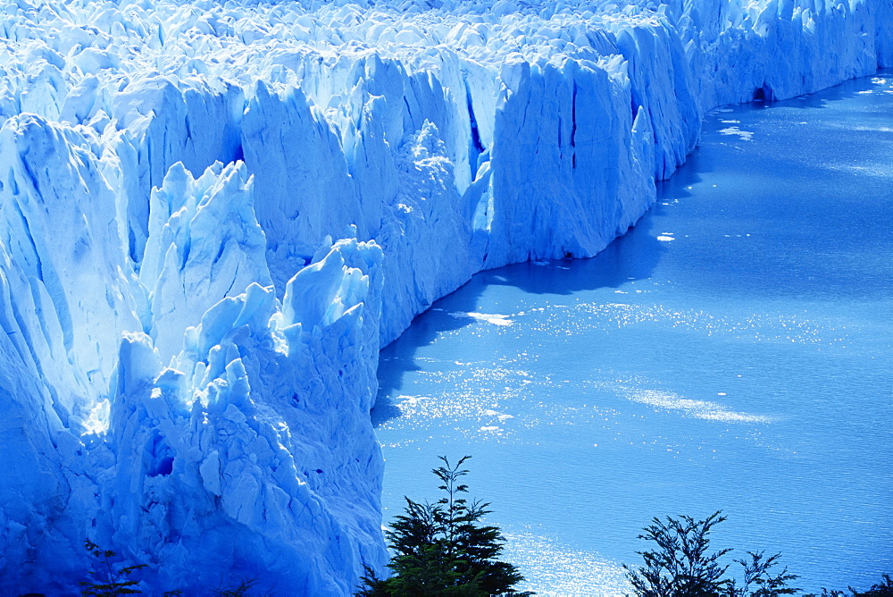 Aerial view of icebergs at Moreno Glacier (Perito Moreno), Parque Nacional Los Glaciares, UNESCO World Heritage Site, Patagonia, Argentina, South America