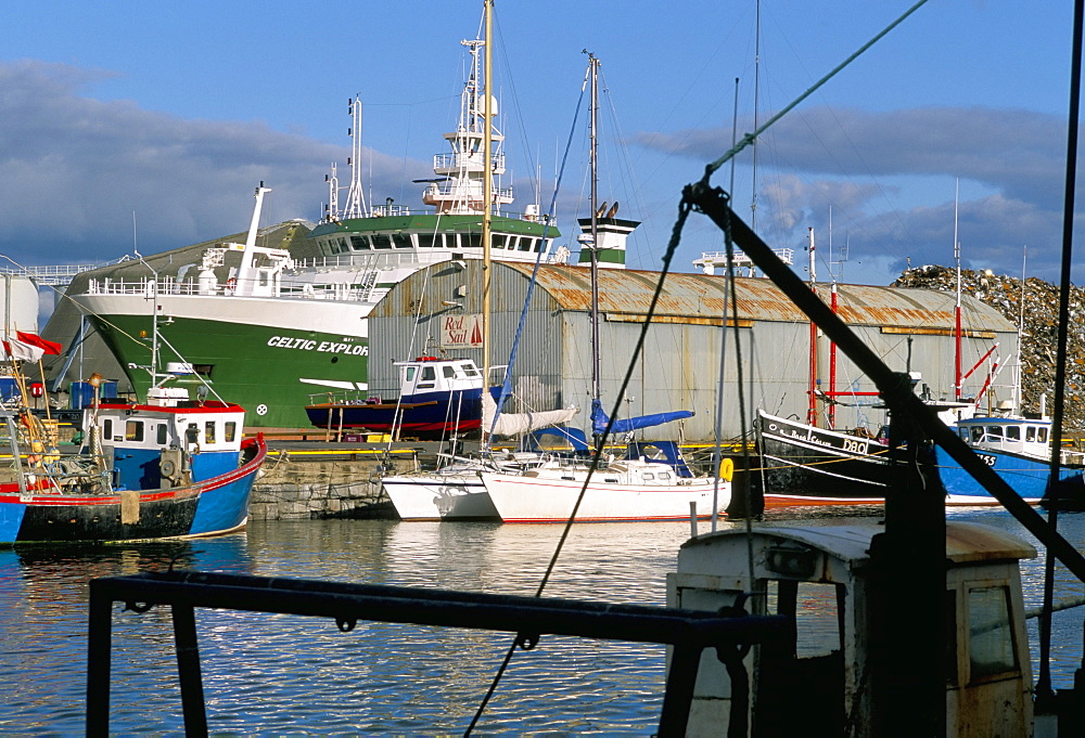 Commercial quay, port area, Galway, County Galway, Connacht, Eire (Ireland), Europe