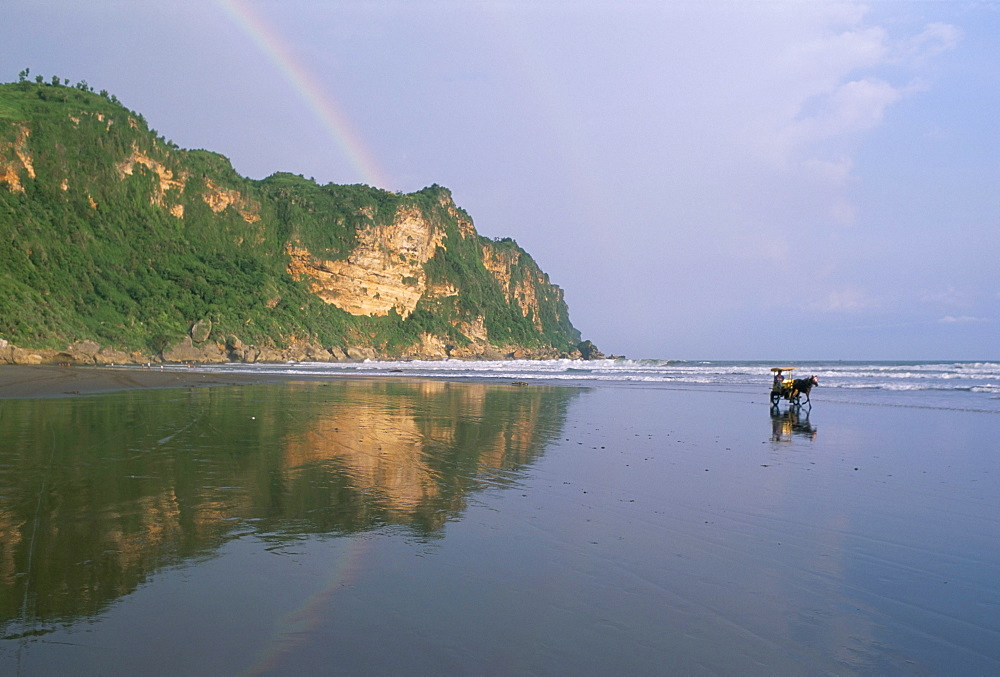 Sanctuary of Ratu Kidul (queen of the seas of the south), Parang-Tritis beach, island of Java, Indonesia, Southeast Asia, Asia