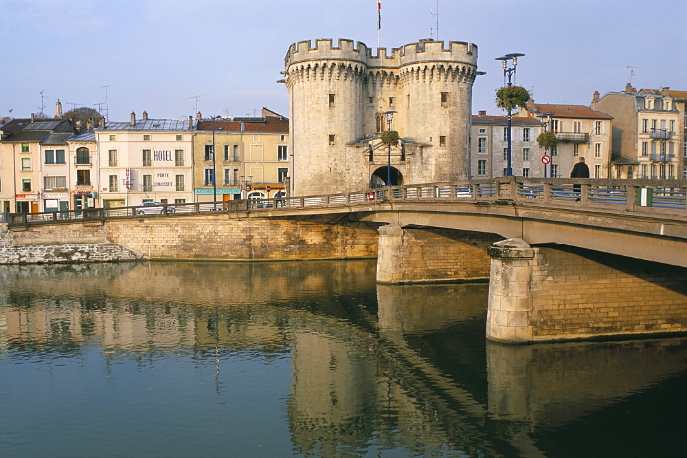 The banks of the Meuse River and the Porte Chausee, town of Verdun, Meuse, Lorraine, France, Europe