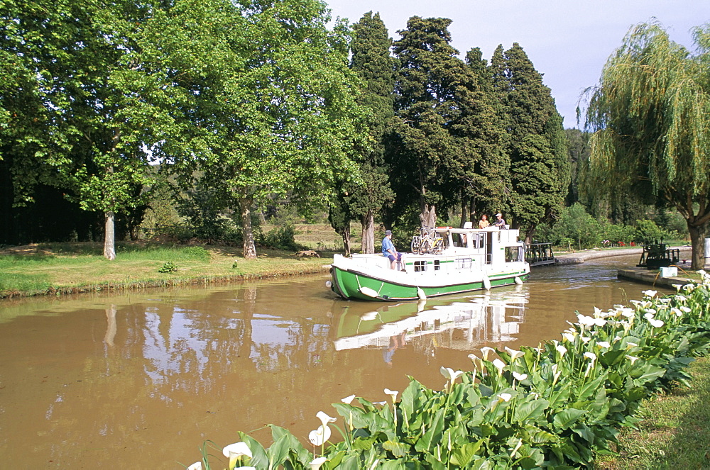 Port d'Homps, Canal du Midi, UNESCO World Heritage Site, Minervois region, Languedoc Roussillon, France, Europe