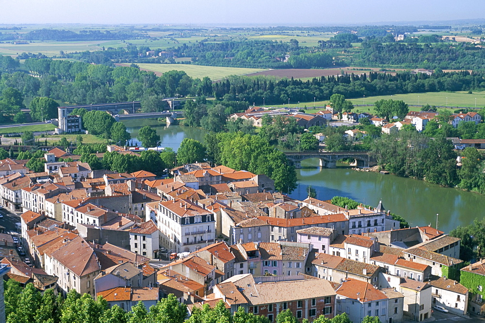 The old town seen from St. Nazaire cathedral, town of Beziers, Herault, Languedoc Roussillon, France, Europe