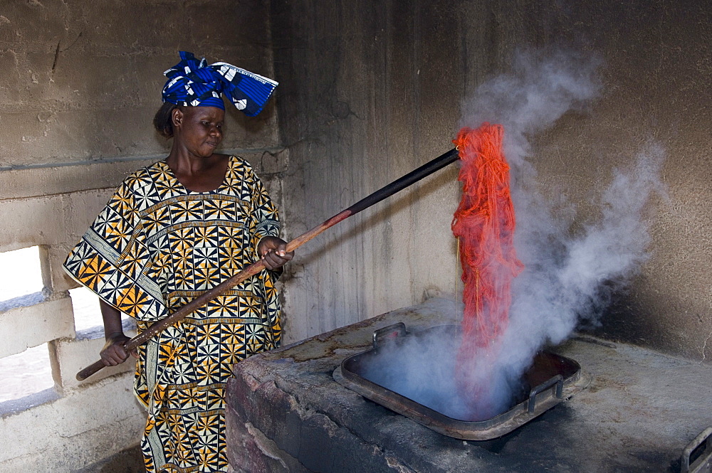 Woollen carpet workshop, Nyeleni village, Segou area, Mali, Africa