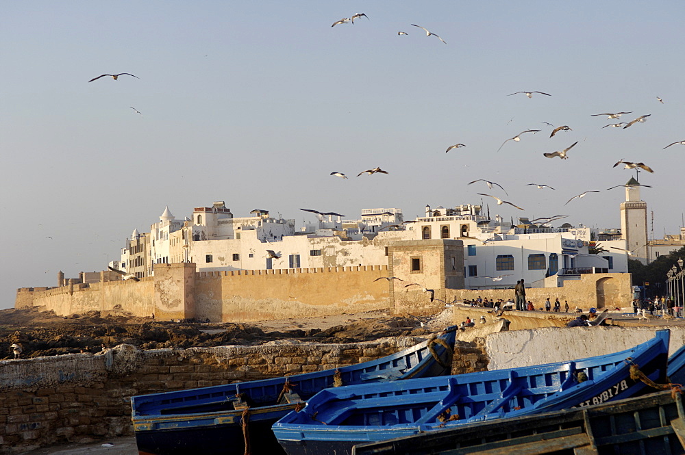 Old waterfront city behind ramparts, Essaouira, historic city of Mogador, Morocco, North Africa, Africa