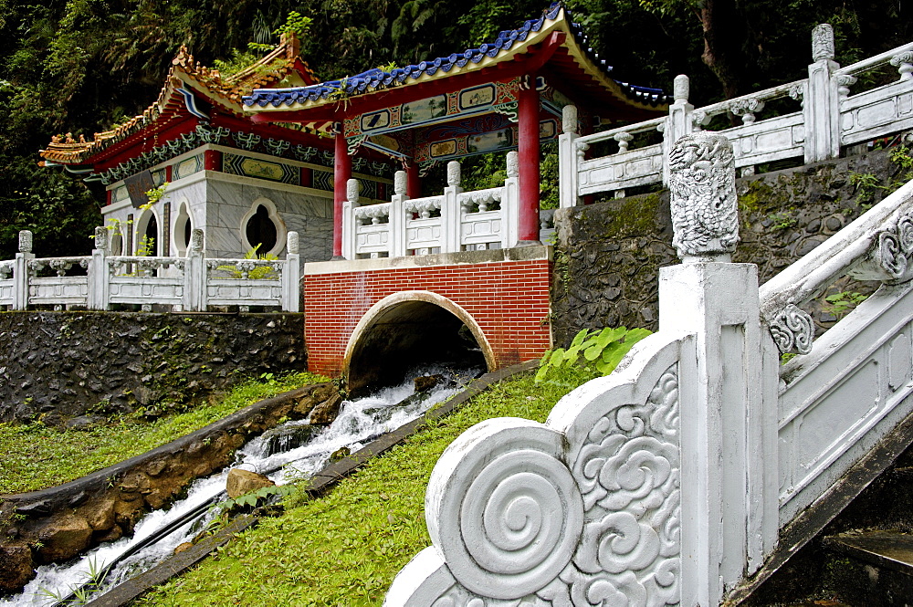 Mausoleum of Eternal Spring, Gorge of Taroko, Taroko National Park, Hualian city area, Taiwan, Republic of China, Asia