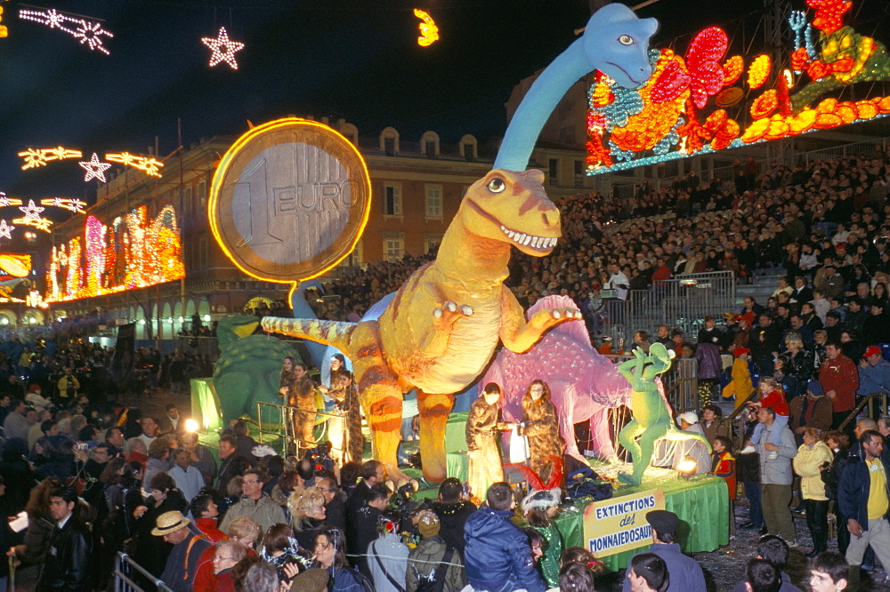 Defile aux Lumieres, Carnival, Place Massena, Nice, Alpes-Maritimes, Provence, France, Europe