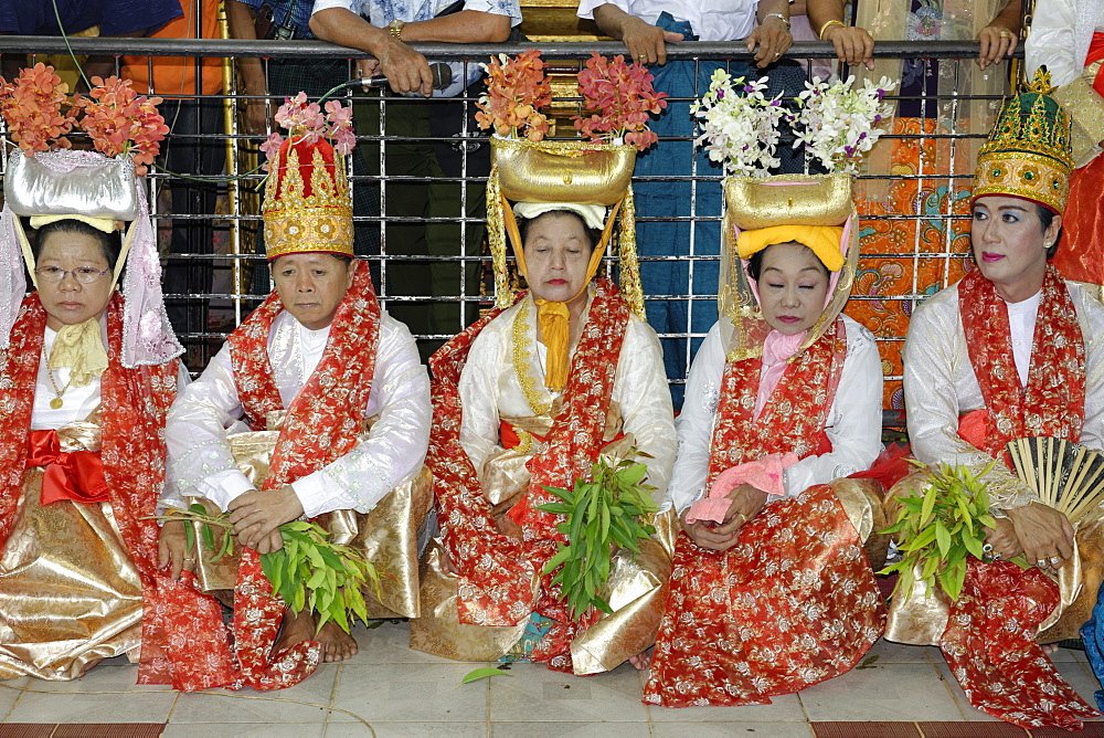 The queens and the ministers at the biggest Nat ritual (Festival of Spirits) in Taungbyon, Mandalay Division, Republic of the Union of Myanmar (Burma), Asia 