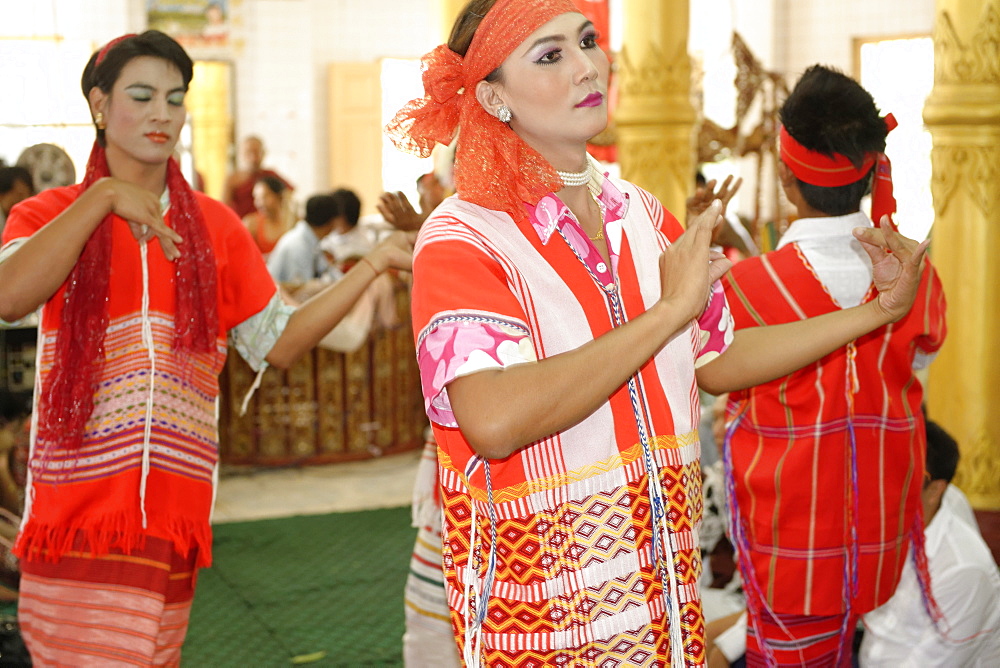 Festival of Ko Myo Shin, one of the most important nats (spirits) of the national pantheon, Pyin U Lwi (Maymyo), Mandalay Division, Republic of the Union of Myanmar (Burma), Asia 